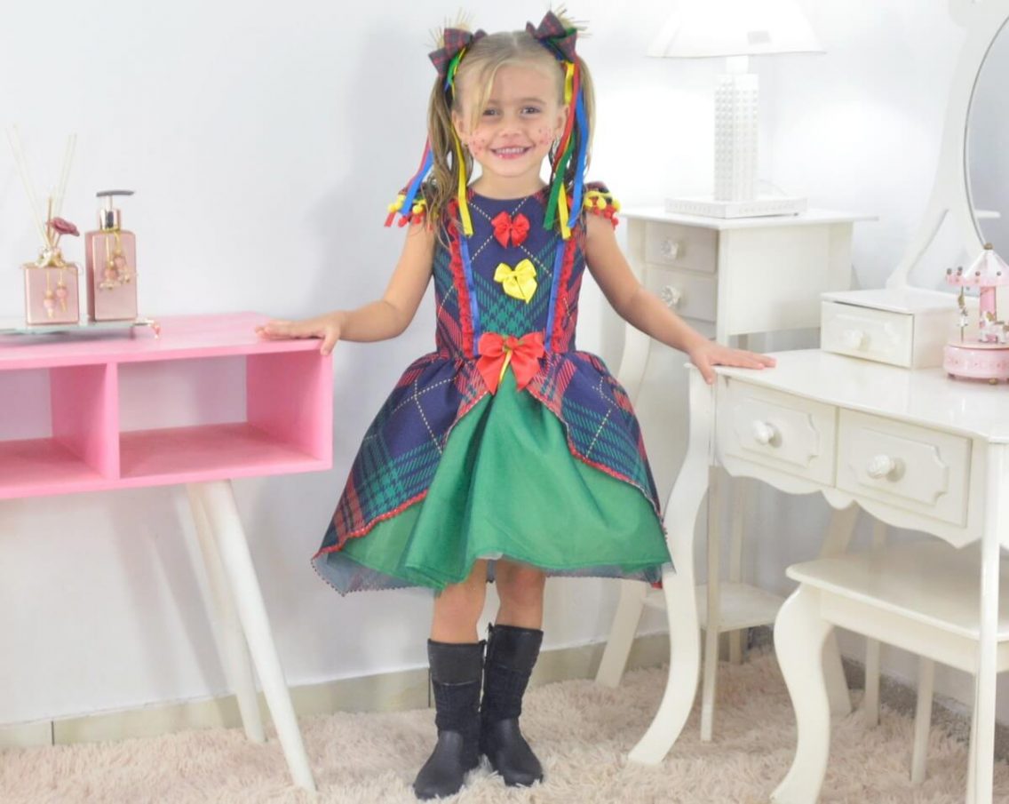 Irradiante: Vestido festa junina infantil com cores e modelos sofisticados, sua fashionista caipira no maior estilo!