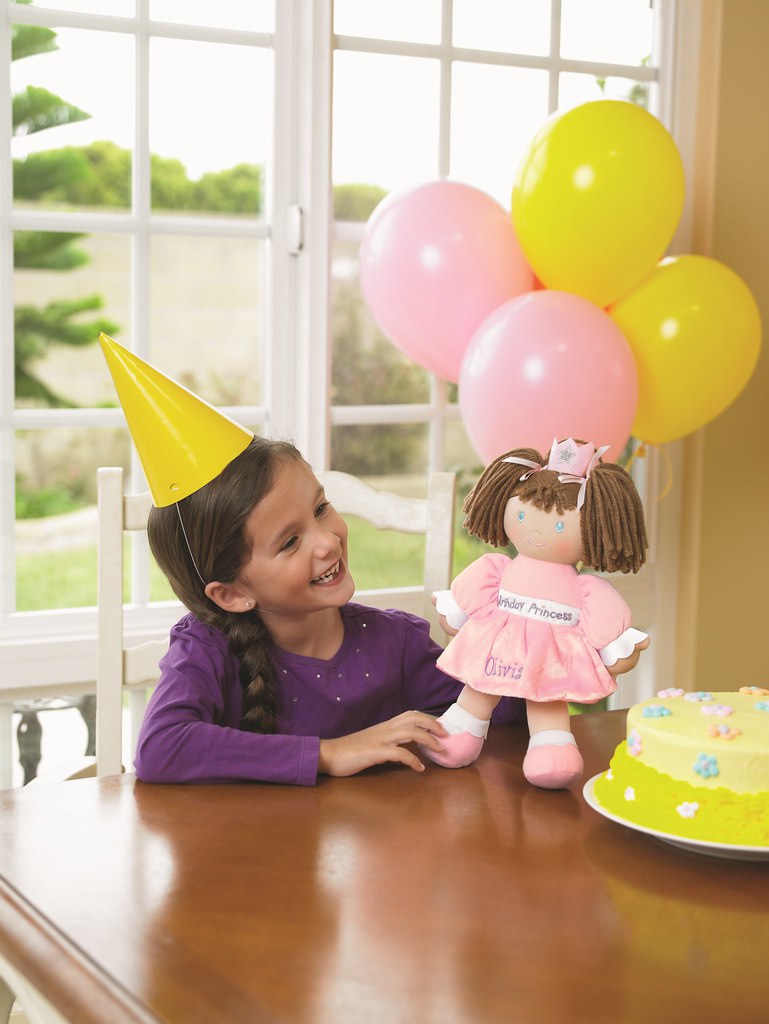 Boneca de pano lavável como presente para menina de 2 anos