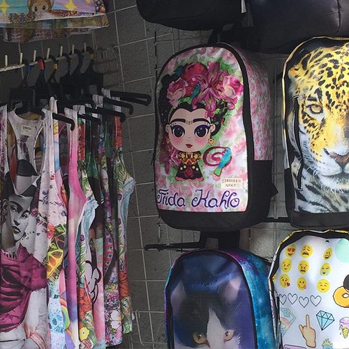 Mochilinha infantil leve como presente para menina de 3 anos