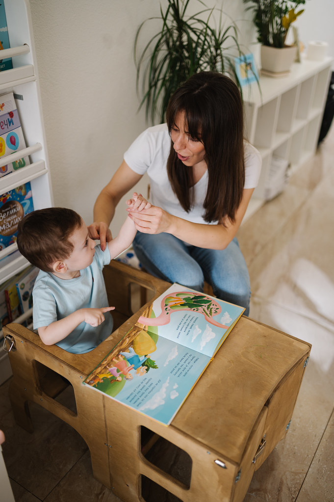 Livro personalizado ou conto ilustrado como presente para menina de 4 anos