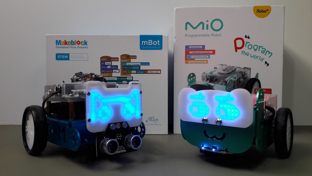 Kit STEM de robótica ou programação visual como presente para menina de 9 anos