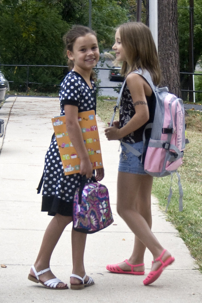 Bolsa/mochila de qualidade como presente para menina de 9 anos
