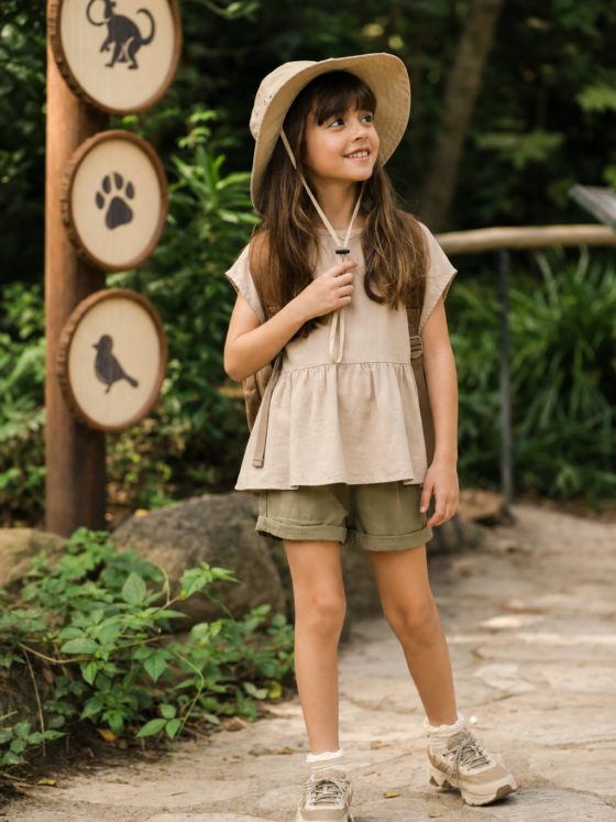 Roupa infantil para zoológico ou passeio educativo: sol, movimento e praticidade