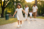 Roupa infantil para passeio de domingo na praça: leve, bonita e pronta para brincar