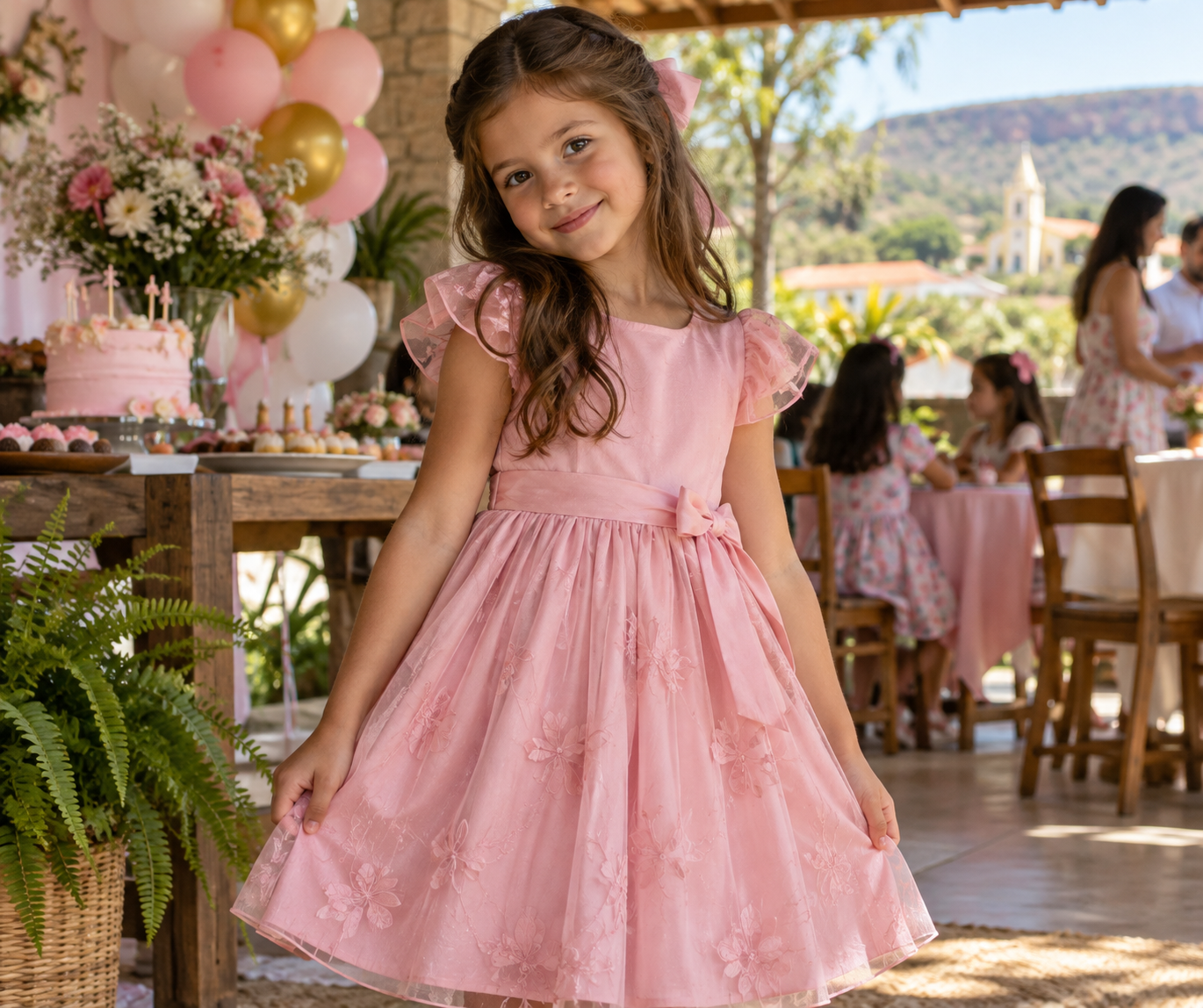 Menina usando vestido infantil para festa em Hidrolina