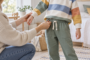 Conjunto infantil para passeio em dia de chuva: camadas, conforto e secagem